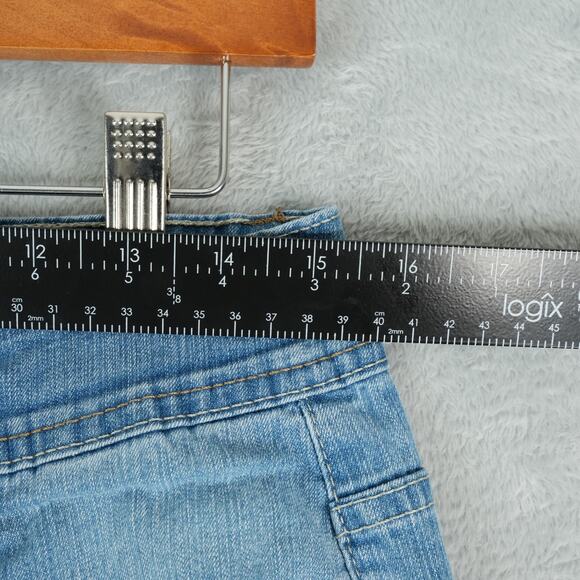 Bandolino Blu Jeans Capris Womens 8 Blue Midrise Light Wash Stretch 16.5" Inseam - Picture 6 of 11